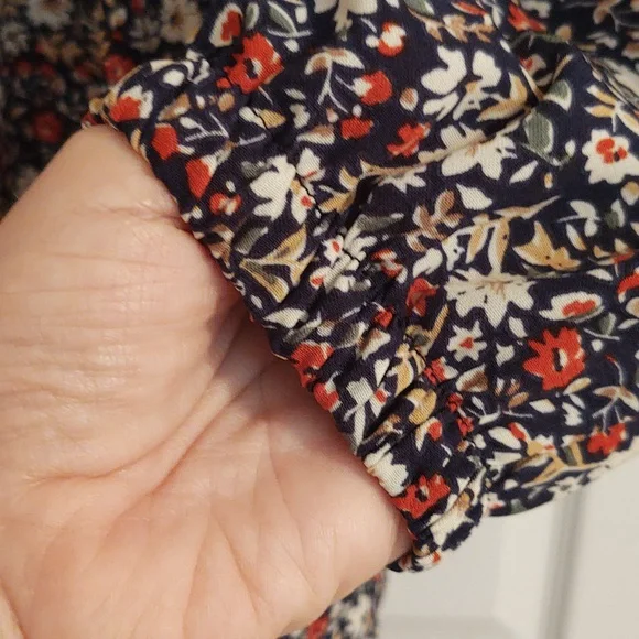 *SALE* EUC MELLODAY Navy Blue Floral Pullover Blouse Size M - Picture 5 of 6